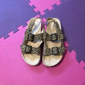 Animal print, summer sandal.